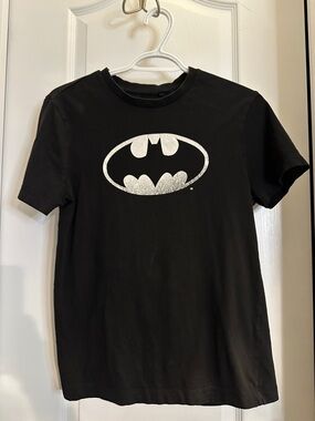 Batman Black Tee with White Cracked Logo y2k Halloween men’s small